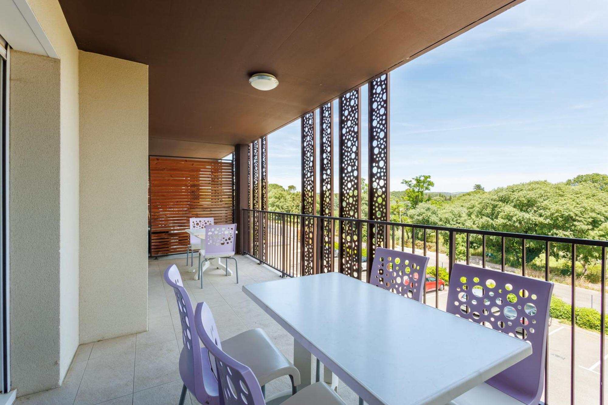 Residhotel Residence Pont Du Gard Ремулін Екстер'єр фото