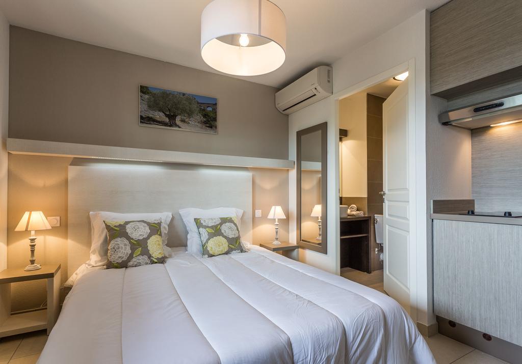 Residhotel Residence Pont Du Gard Ремулін Номер фото