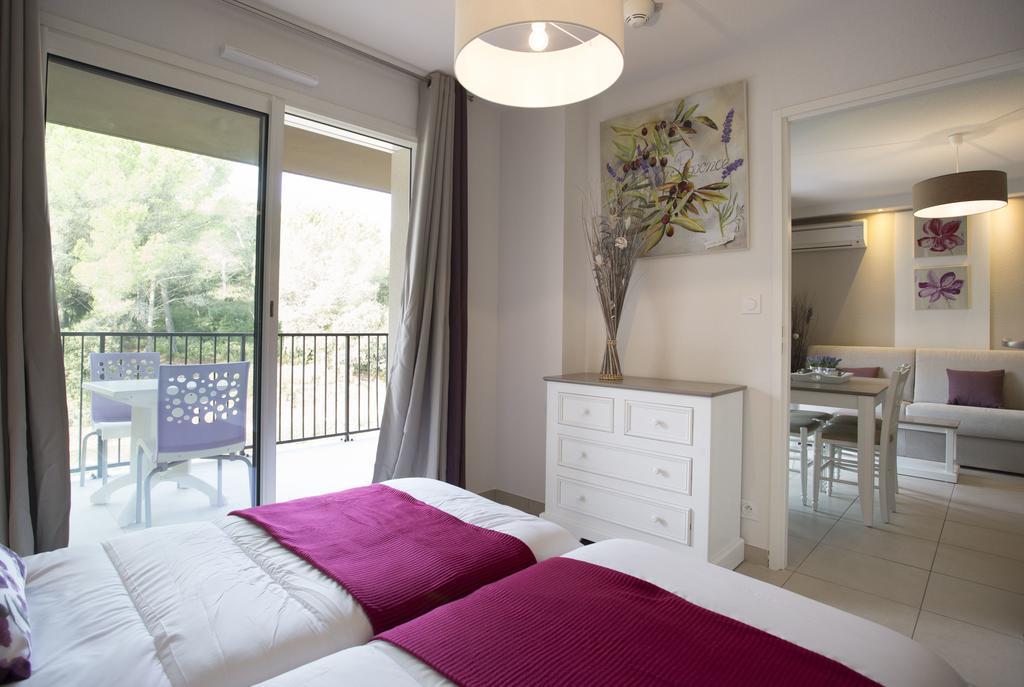 Residhotel Residence Pont Du Gard Ремулін Номер фото
