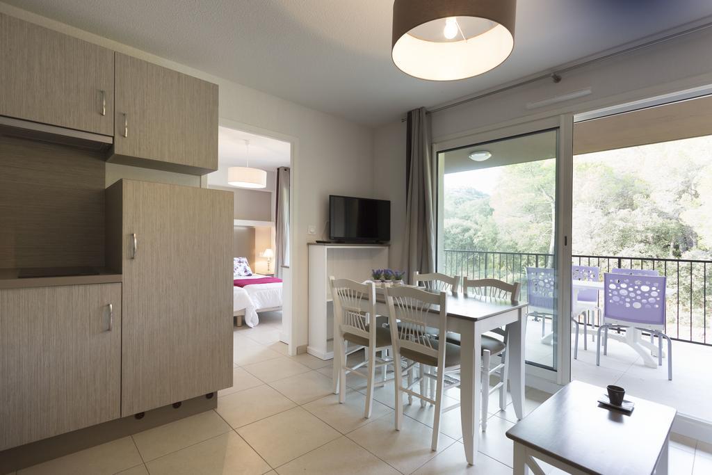 Residhotel Residence Pont Du Gard Ремулін Екстер'єр фото